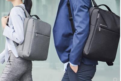 企业送员工定制电脑包，是手提包好还是背包好?